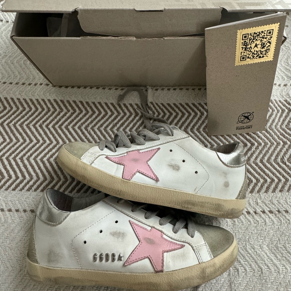 Golden Goose Superstar size 35